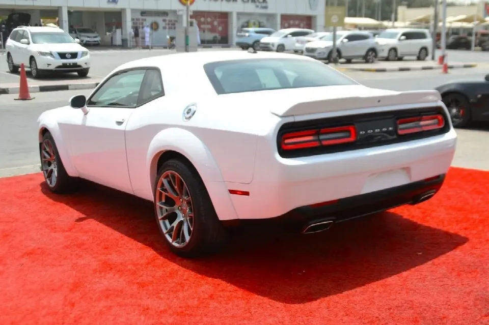 Dodge Challenger 2021 — photo 6