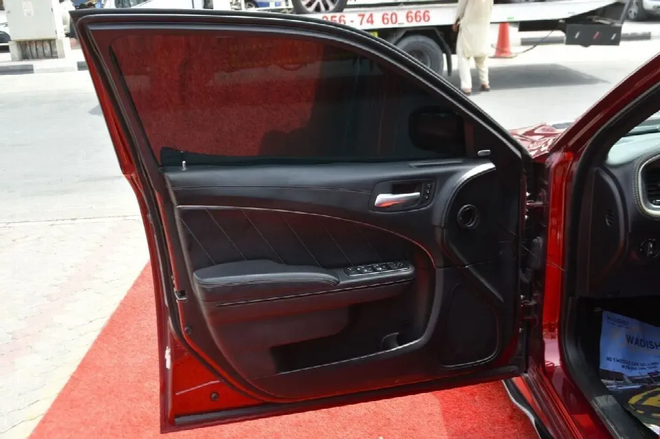 Dodge Charger 2021 — photo 18