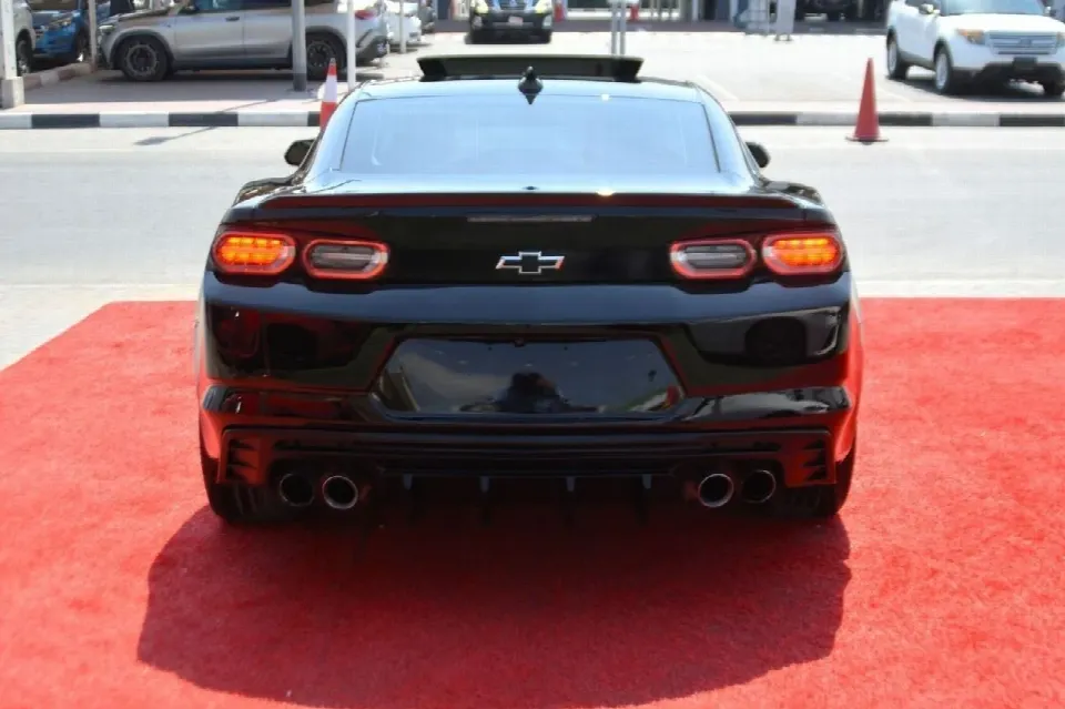 Chevrolet Camaro 2023 — الصورة 8