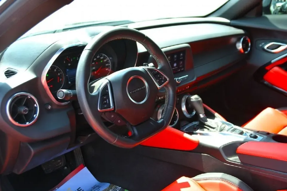 Chevrolet Camaro 2023 — الصورة 13