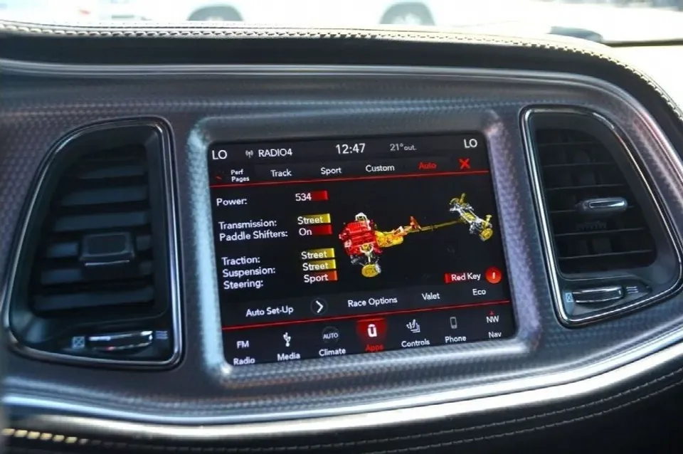 Dodge Challenger 2020 — photo 15