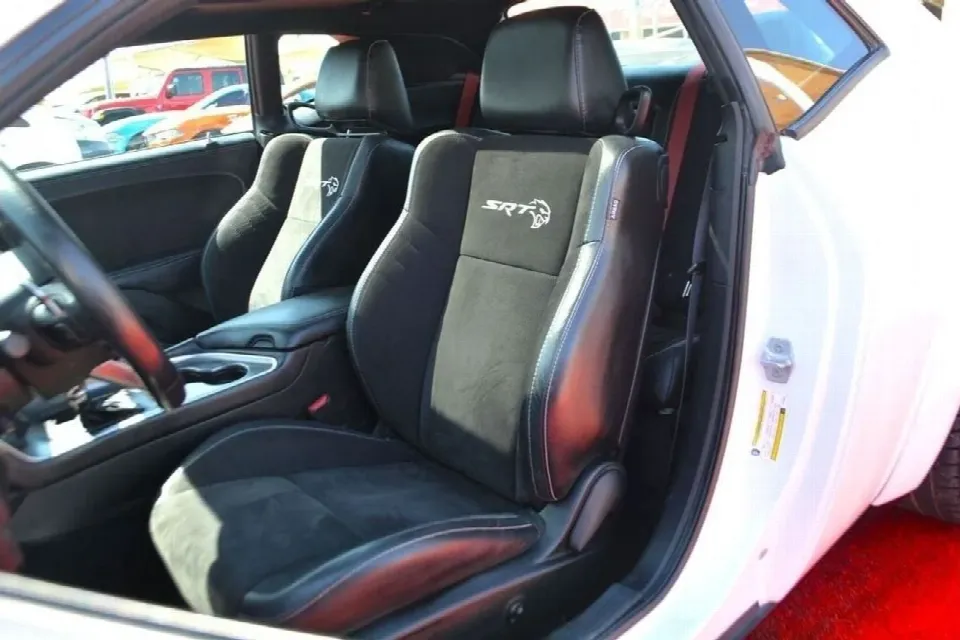 Dodge Challenger 2020 — photo 10