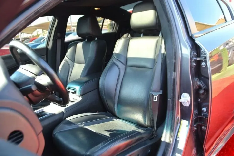 Dodge Charger 2021 — photo 11