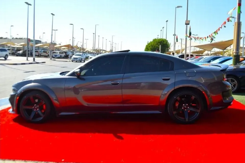 Dodge Charger 2021 — photo 18
