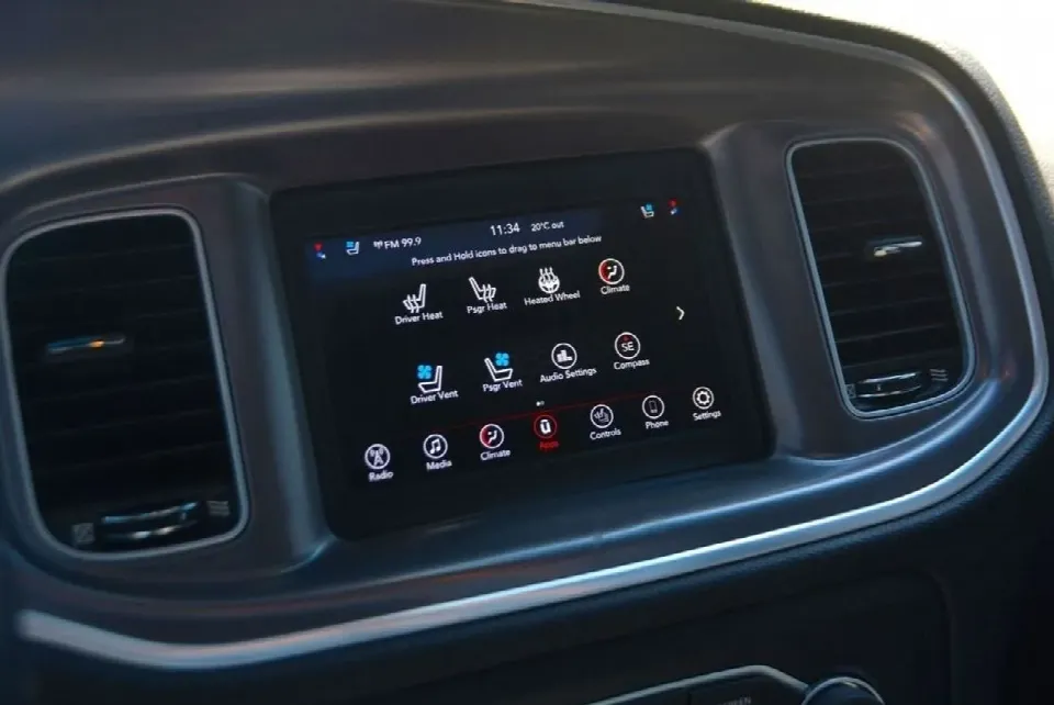 Dodge Charger 2021 — photo 15