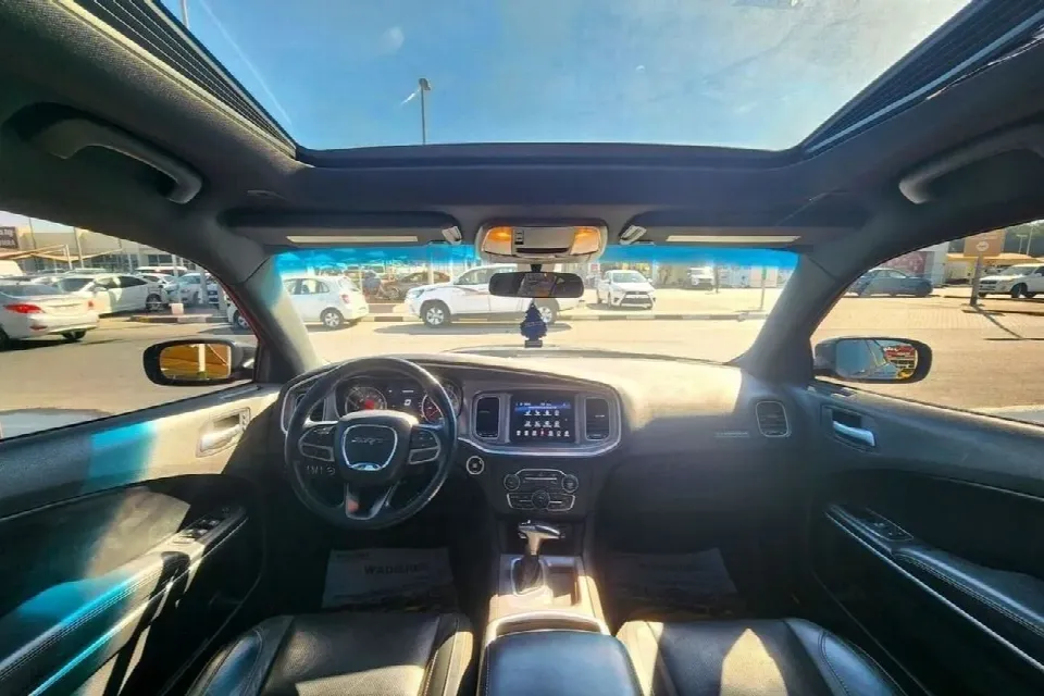 Dodge Charger 2021 — photo 10