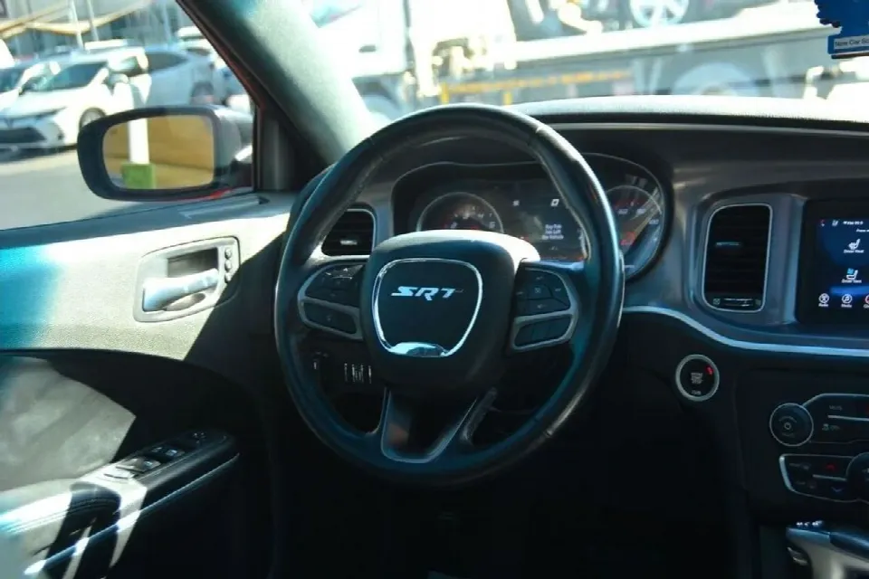 Dodge Charger 2021 — photo 13