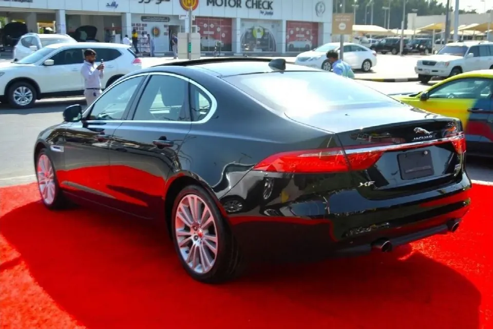 Jaguar XF 2020 — photo 5