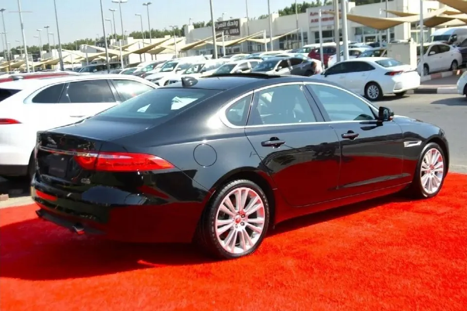 Jaguar XF 2020 — photo 6