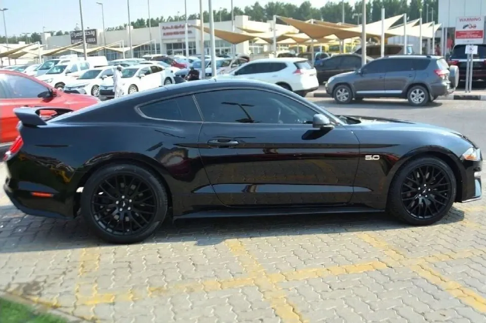 Ford Mustang 2022 — photo 8