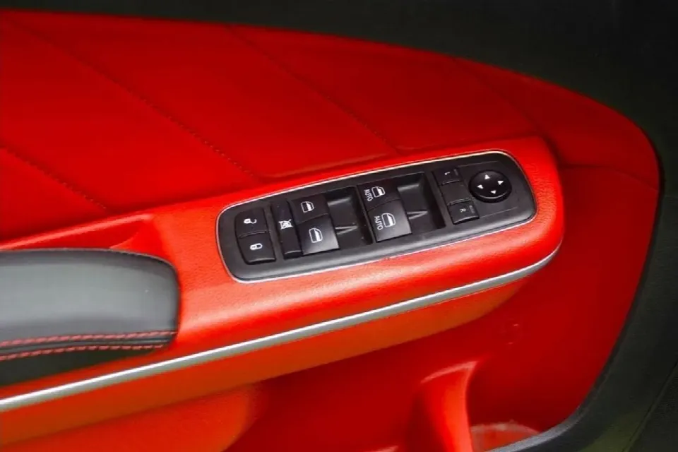 Dodge Charger 2020 — photo 12