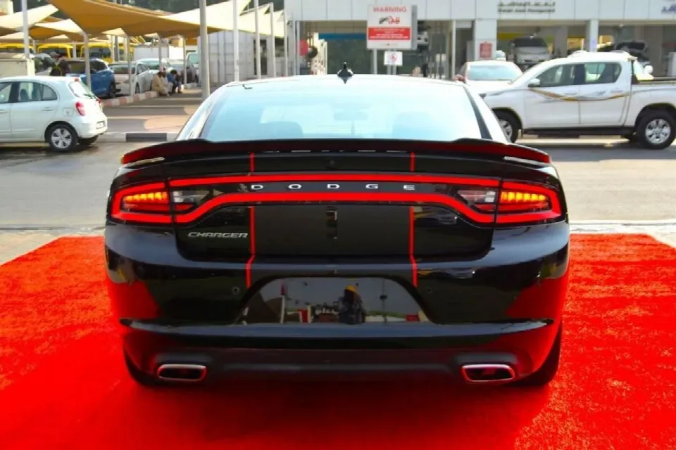 Dodge Charger 2023 — photo 8