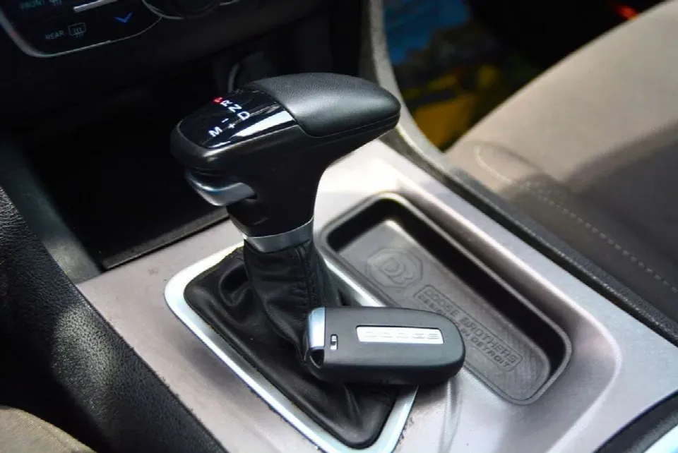 Dodge Charger 2023 — photo 18