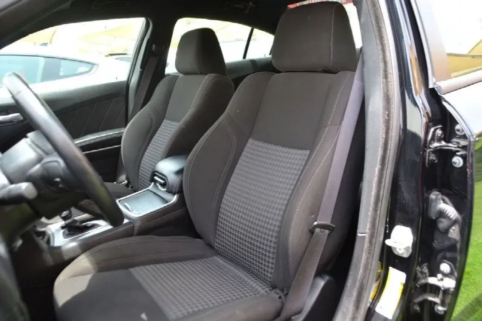 Dodge Charger 2023 — photo 14