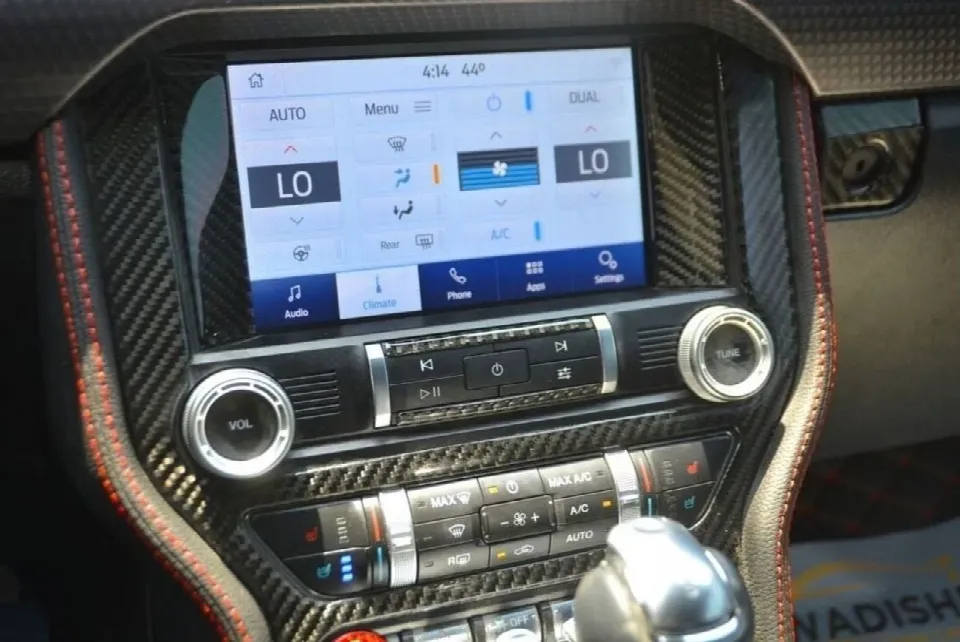 Ford Mustang 2019 — photo 21