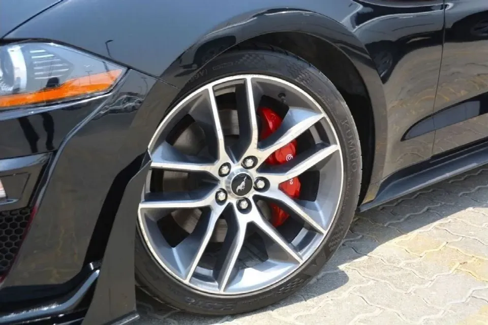 Ford Mustang 2019 — photo 16