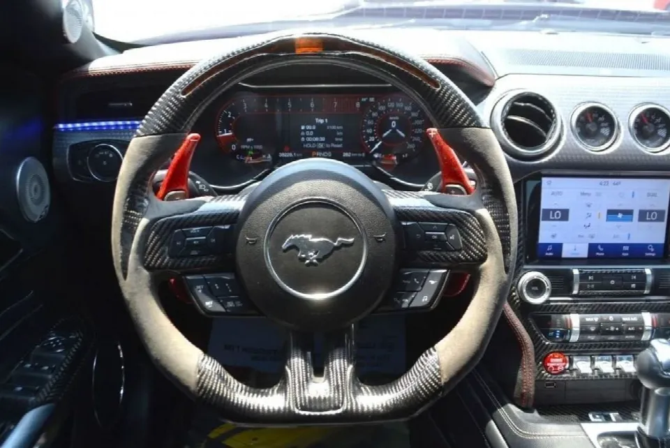 Ford Mustang 2019 — photo 15