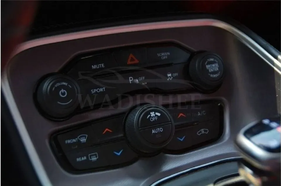 Dodge Challenger 2022 — photo 18