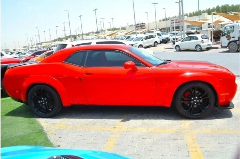 Dodge Challenger 2022 — photo 9