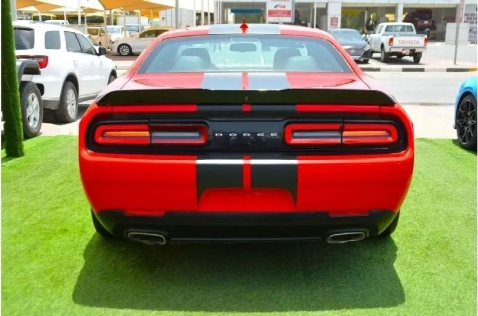Dodge Challenger 2022 — photo 8