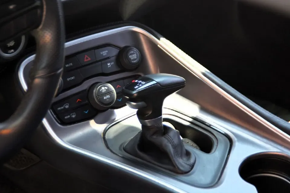 Dodge Challenger 2021 — photo 16