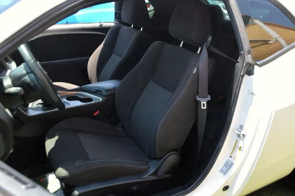 Dodge Challenger 2021 — photo 11