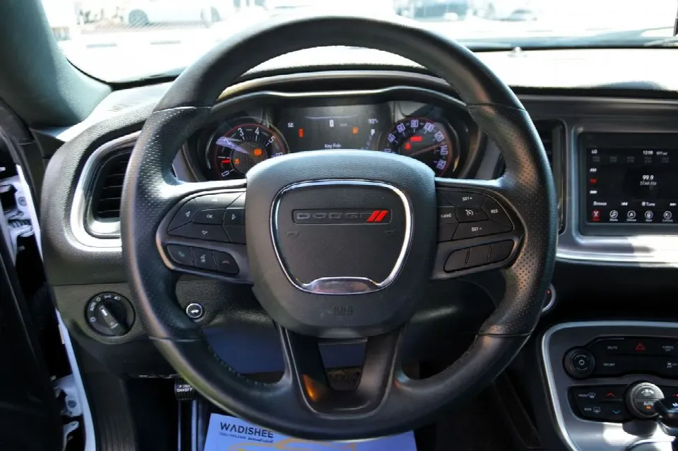 Dodge Challenger 2021 — photo 9