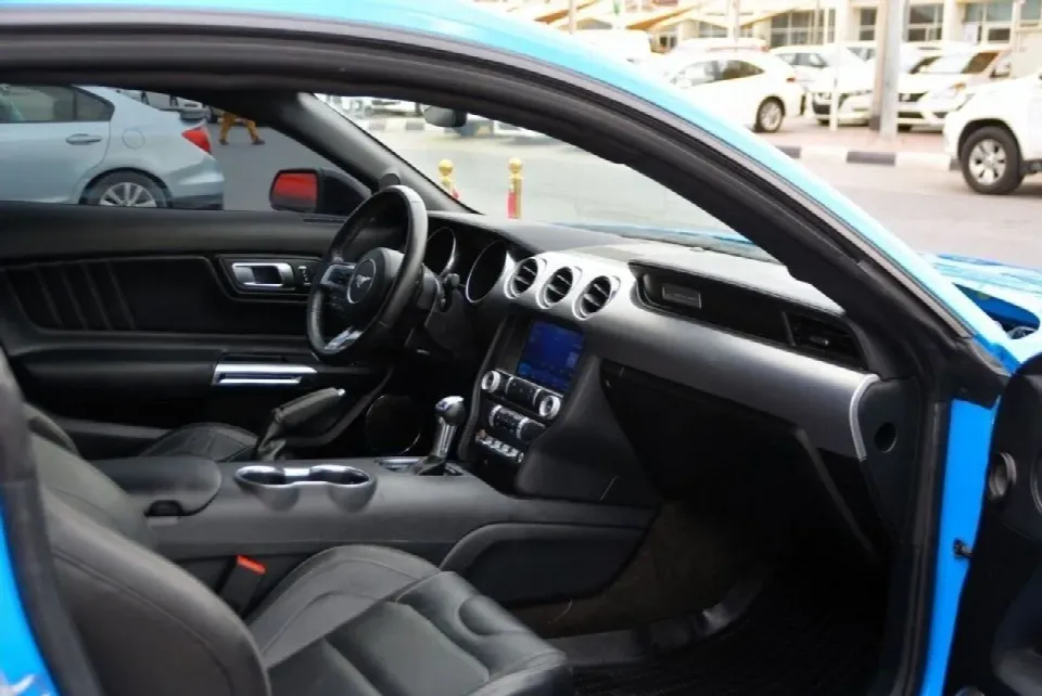 Ford Mustang 2022 — photo 10