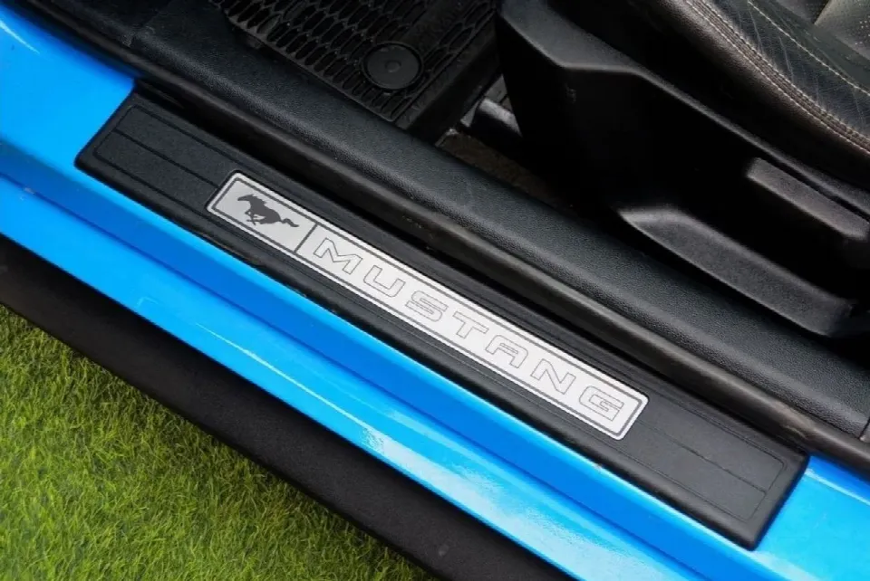 Ford Mustang 2022 — photo 19