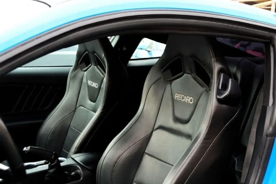 Ford Mustang 2022 — photo 18