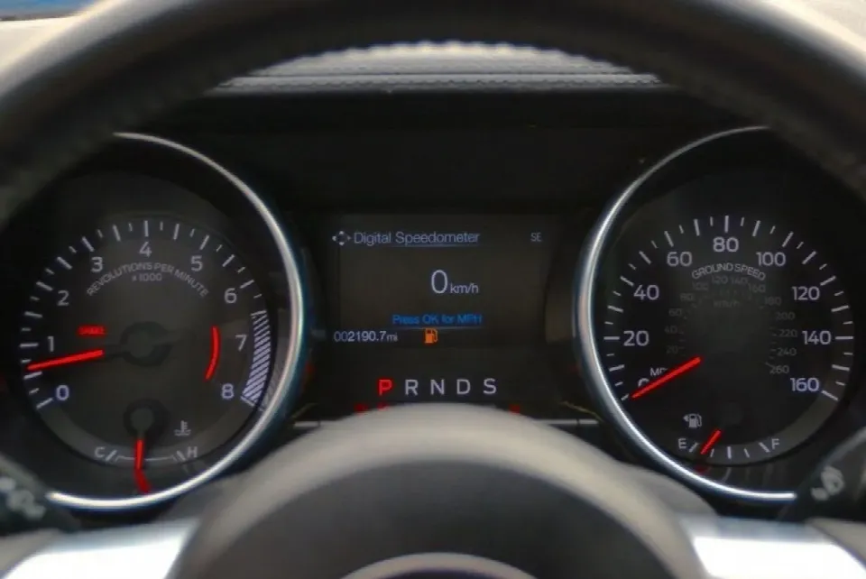 Ford Mustang 2022 — photo 16
