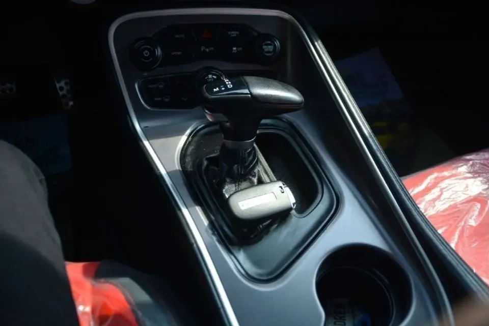 Dodge Challenger 2020 — photo 16