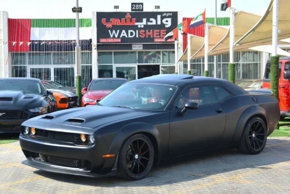 Dodge Challenger 2020 — photo 1