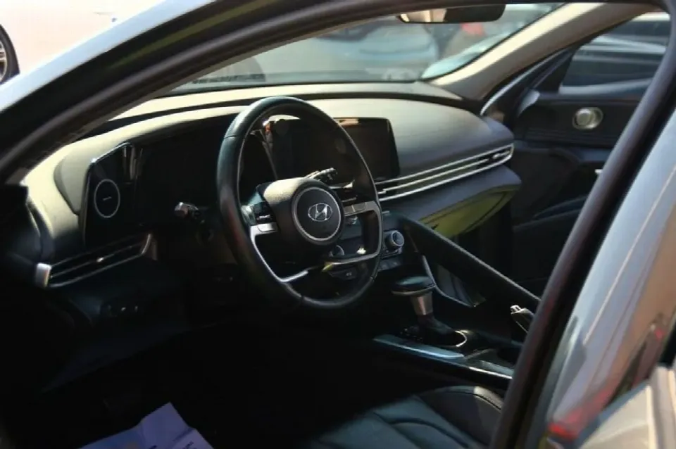 Hyundai Elantra 2021 — photo 8