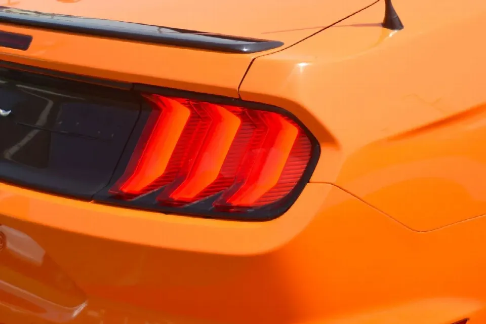 Ford Mustang 2022 — photo 9