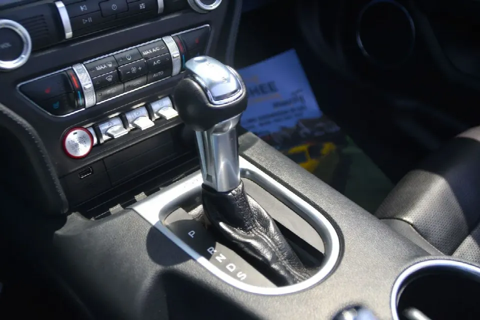 Ford Mustang 2022 — photo 13