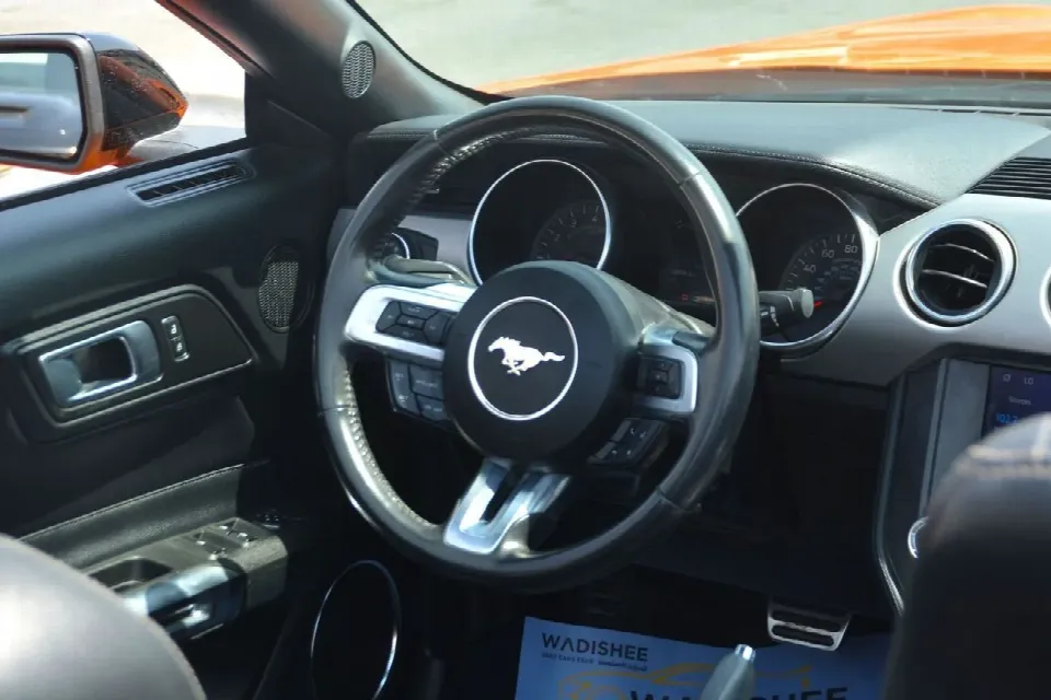 Ford Mustang 2022 — photo 10