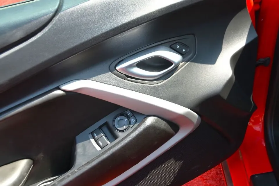 Chevrolet Camaro 2024 — photo 14