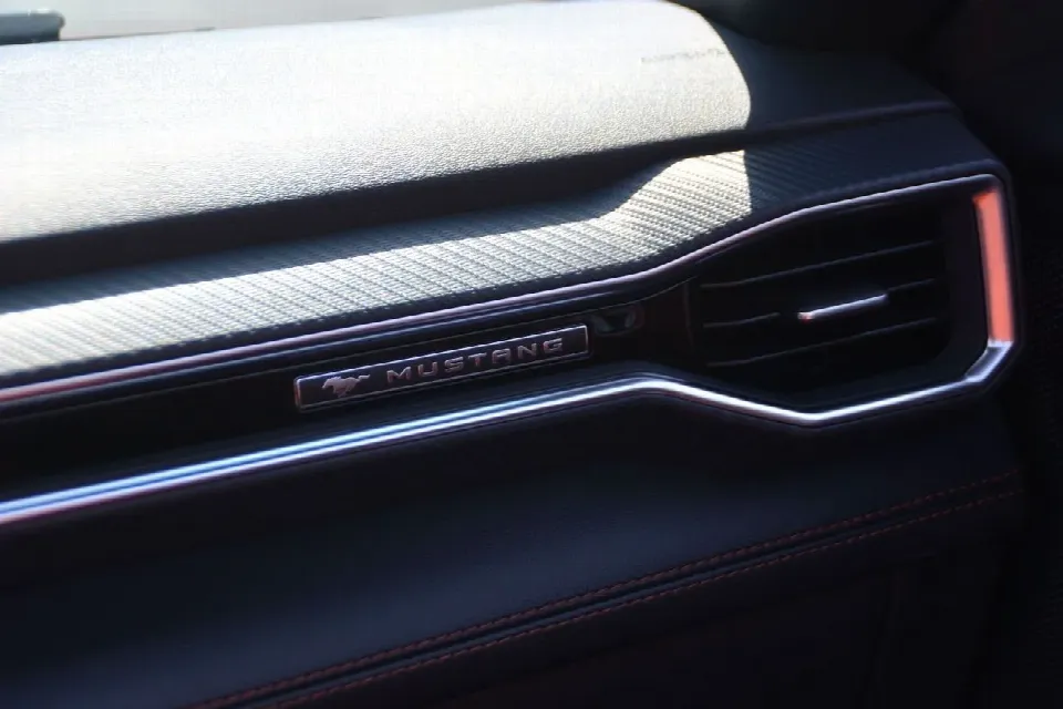 Ford Mustang 2024 — photo 17