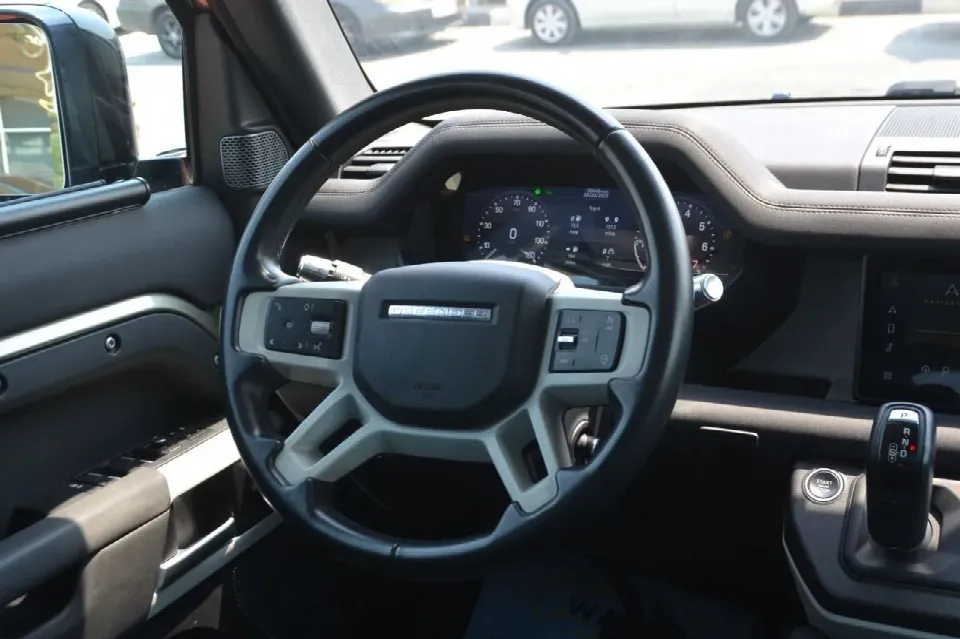 Land Rover Defender 90 2020 — photo 15