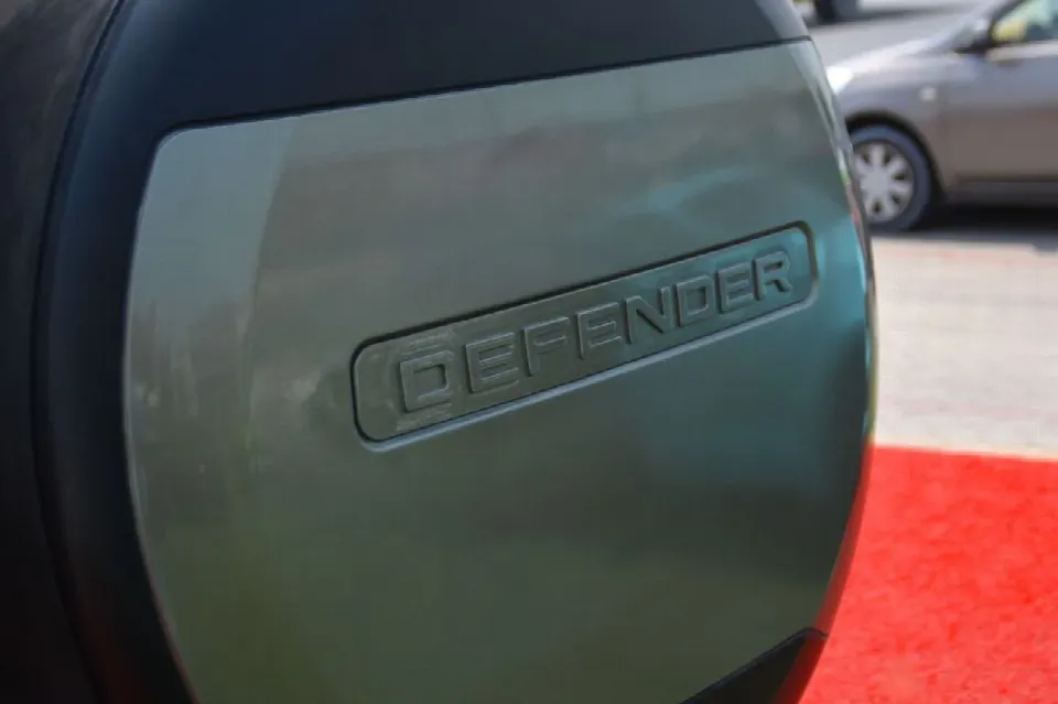 Land Rover Defender 90 2020 — photo 24