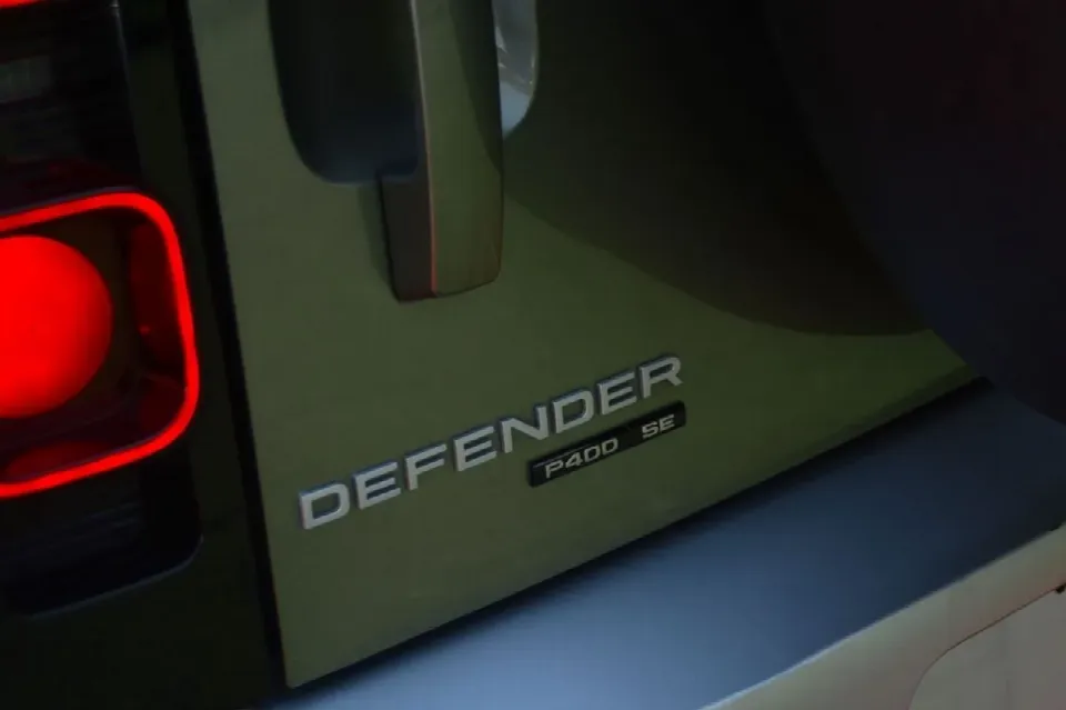 Land Rover Defender 90 2020 — photo 22
