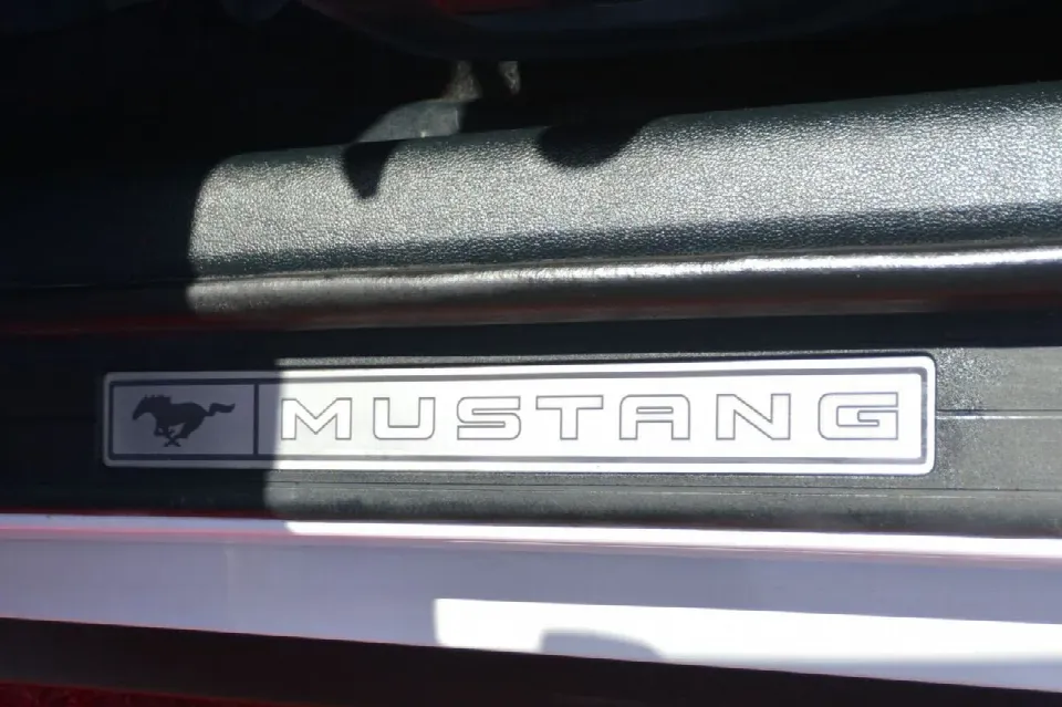 Ford Mustang 2023 — photo 18
