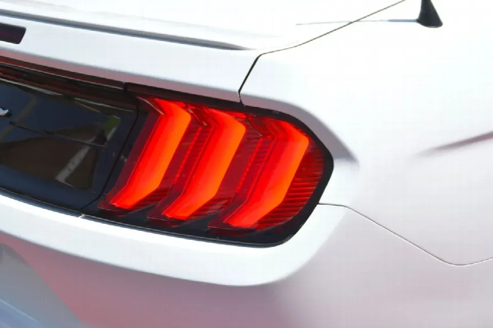 Ford Mustang 2023 — photo 9