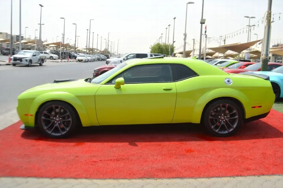 Dodge Challenger — photo 26