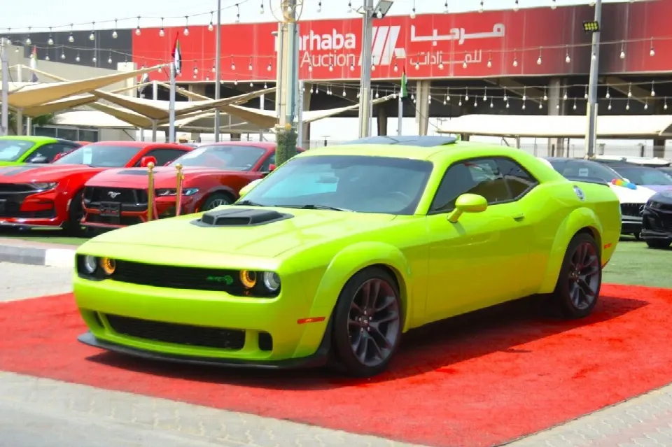 Dodge Challenger — photo 3