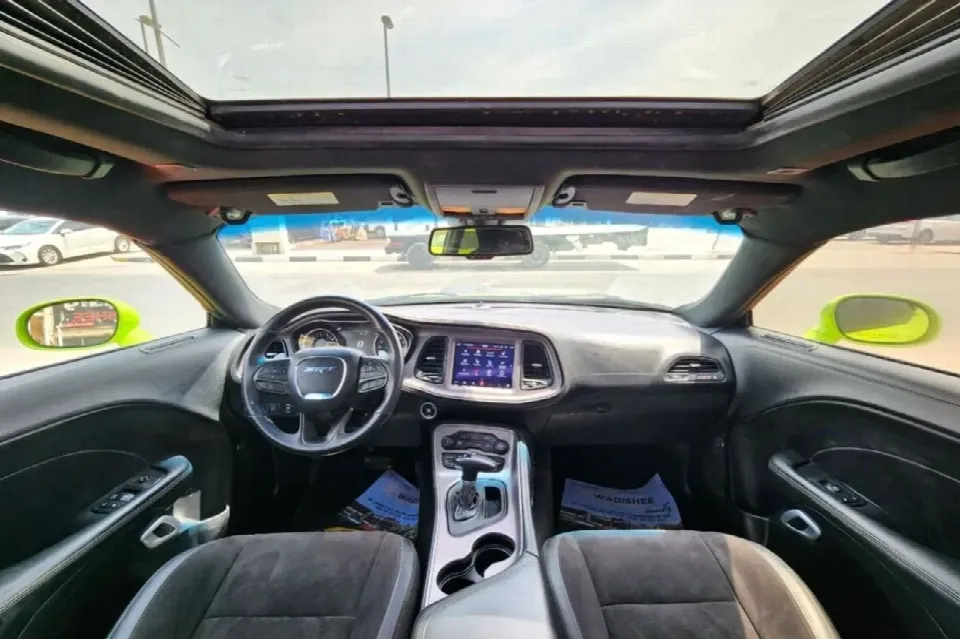 Dodge Challenger — photo 10