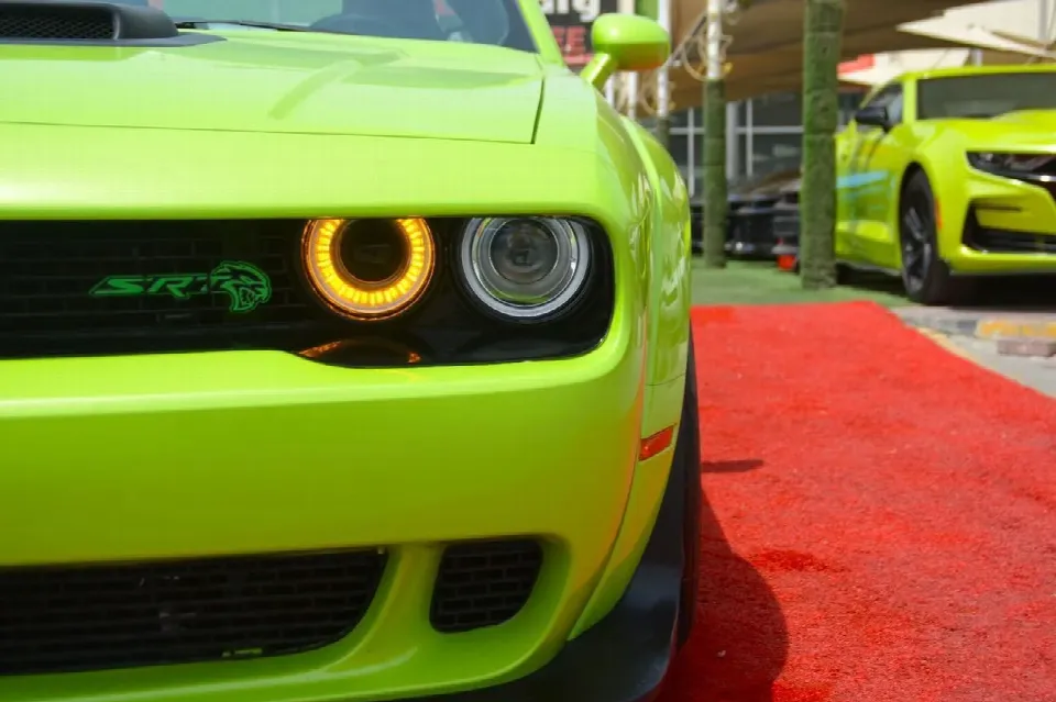Dodge Challenger — photo 8