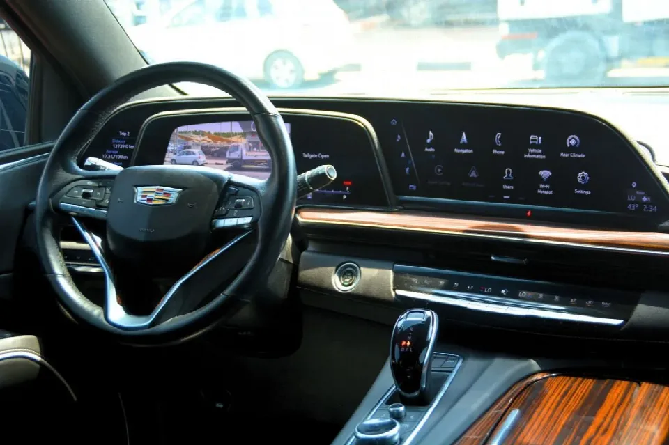 Cadillac Escalade 2022 — photo 23