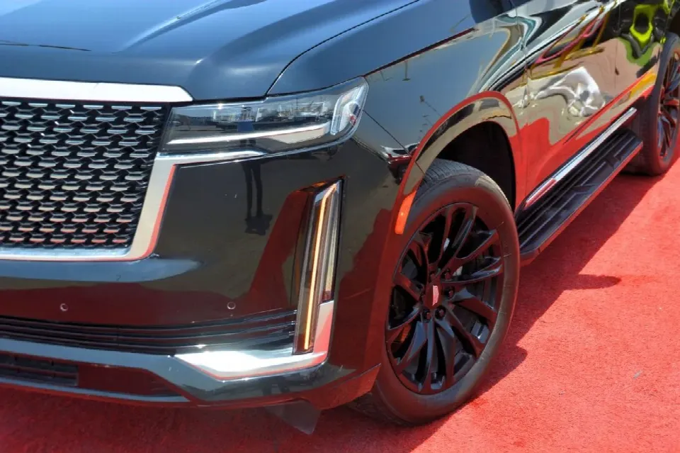 Cadillac Escalade 2022 — photo 17